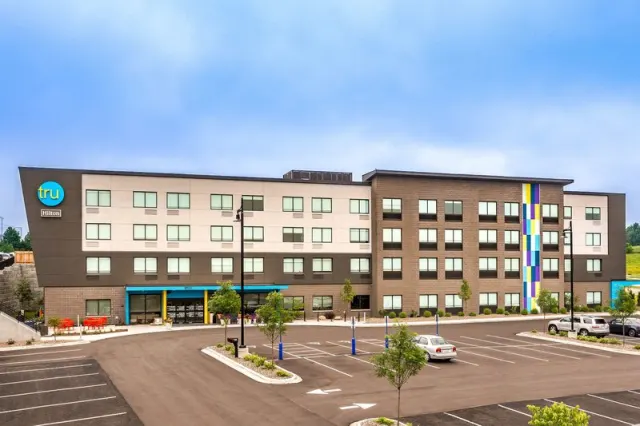 Tru by Hilton Madison West - photo 2