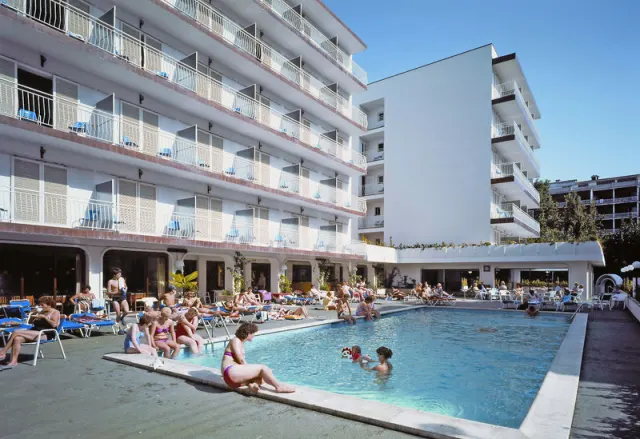Hotel Garbí Park - photo 3