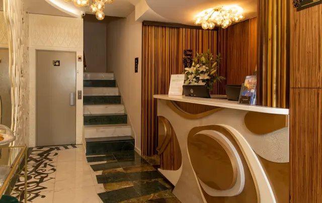 The Poet Hotel - photo 2