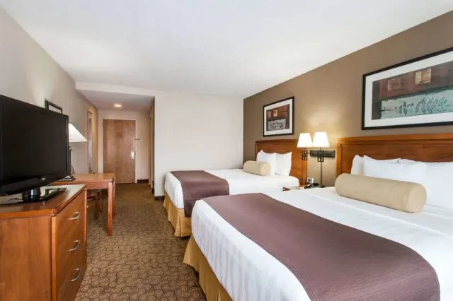 Days Inn & Suites by Wyndham Fort Pierce I-95 - photo 4