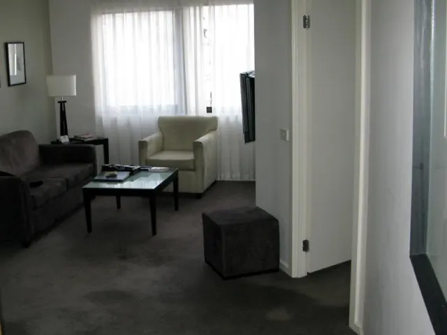 Urban Apartments Melbourne on Elizabeth - photo 4