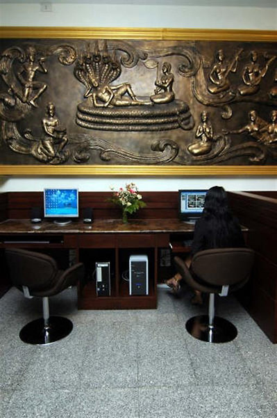 Public House Bangkok a Member of Design Hotels - photo 2