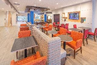 Holiday Inn Express & Suites Indianapolis NW Whitestown - photo 3
