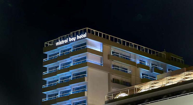 Mistral Bay Hotel - photo 1
