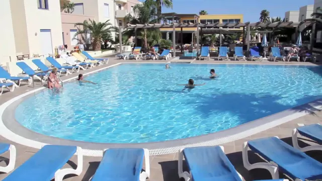 Meropi Hotel & Apartments - photo 3