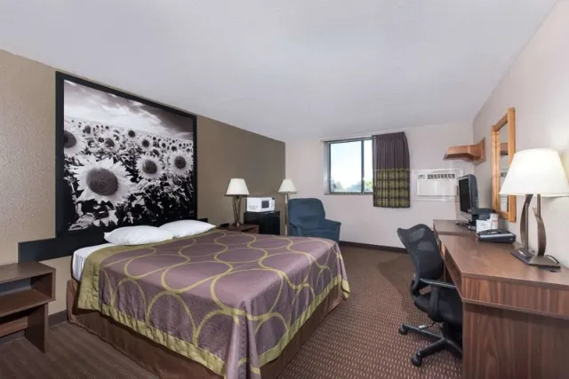 Super 8 by Wyndham Bismarck - photo 3