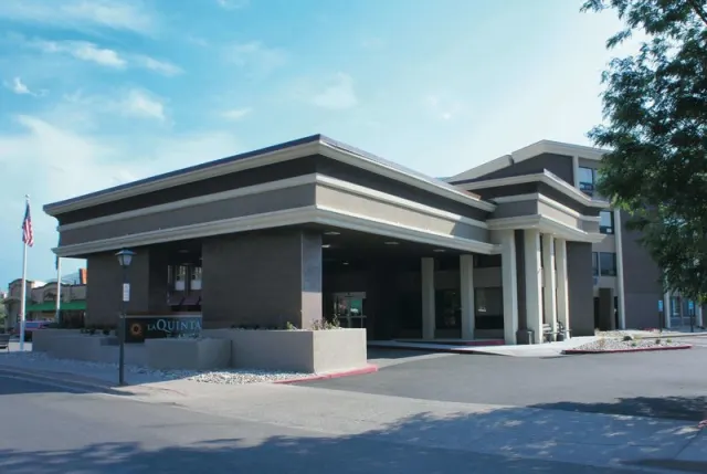 La Quinta Inn  Suites by Wyndham Glenwood - photo 3