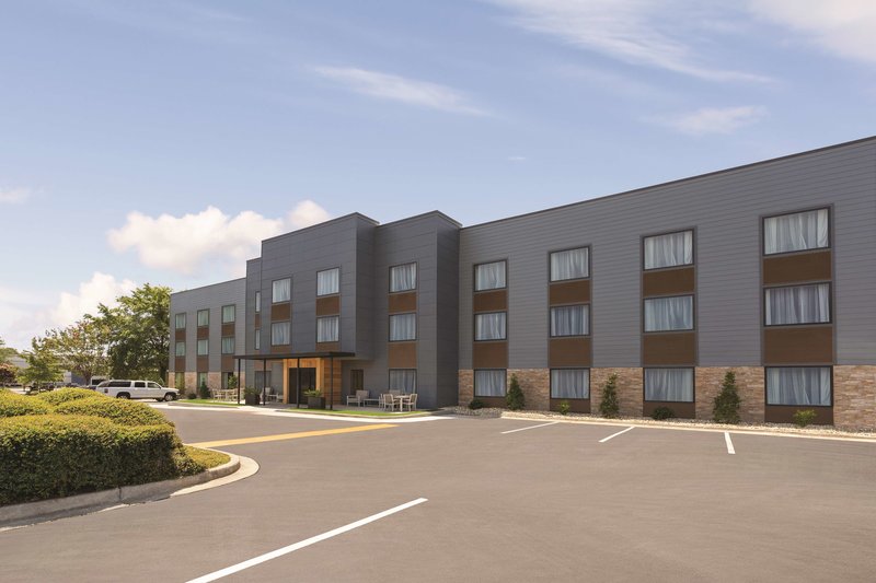 Country Inn  Suites by Radisson Savannah Midtown GA - photo 1