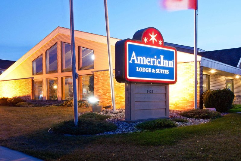 AmericInn by Wyndham Fargo West Acres - photo 1