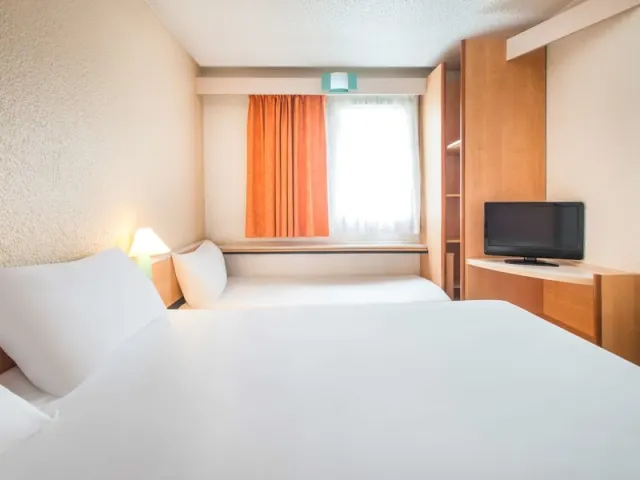 Hôtel ibis Niort Marais Poitevin - photo 4