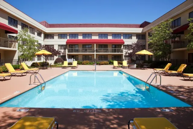 DoubleTree Suites by Hilton Hotel Cincinnati  Blue Ash - foto 3