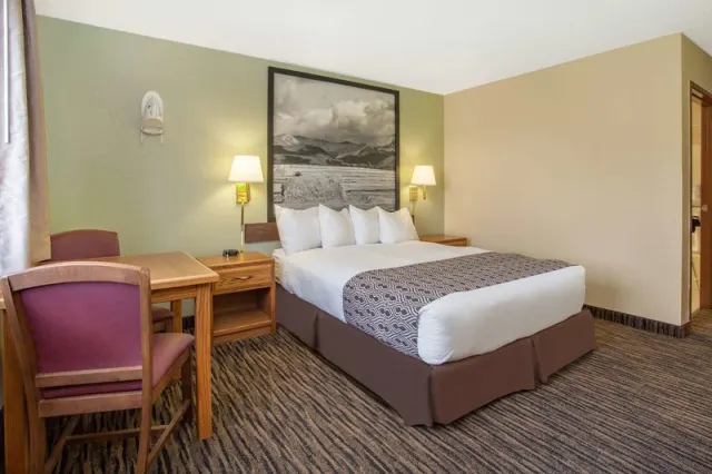 Super 8 by Wyndham Lewistown - photo 4