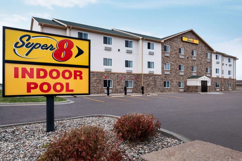 Super 8 by Wyndham Sioux Falls - photo 1