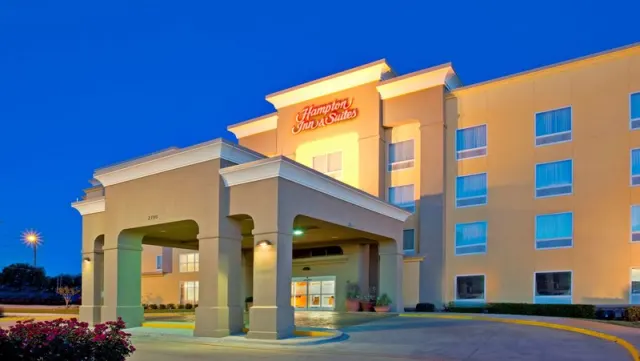 Hampton Inn  Suites Fort WorthWestI30 - photo 2