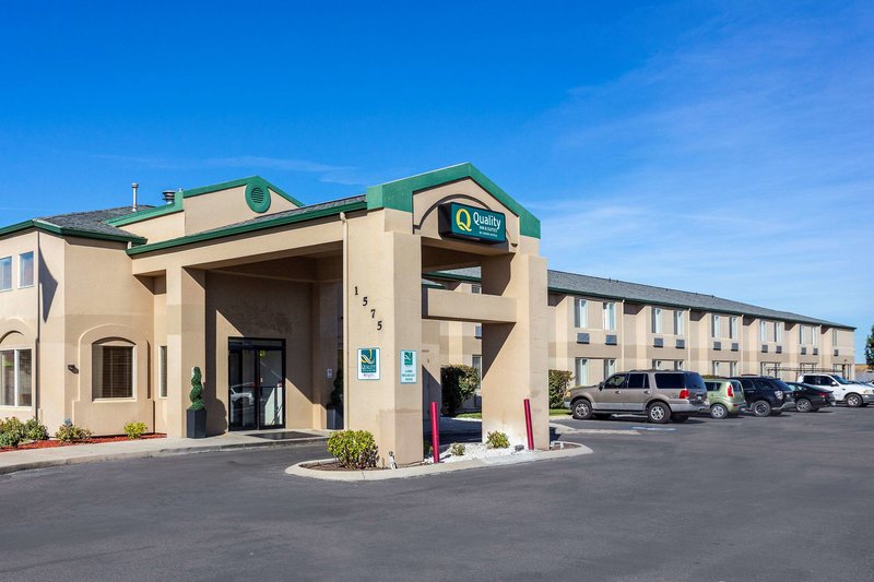 Quality Inn & Suites - photo 1