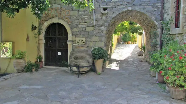 Arolithos Traditional Cretan Village - photo 2