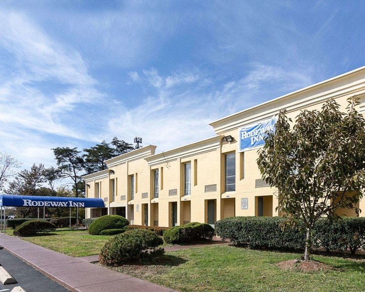 Rodeway Inn Joint Base Andrews Area - photo 1