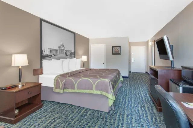Super 8 by Wyndham Oklahoma City - photo 3
