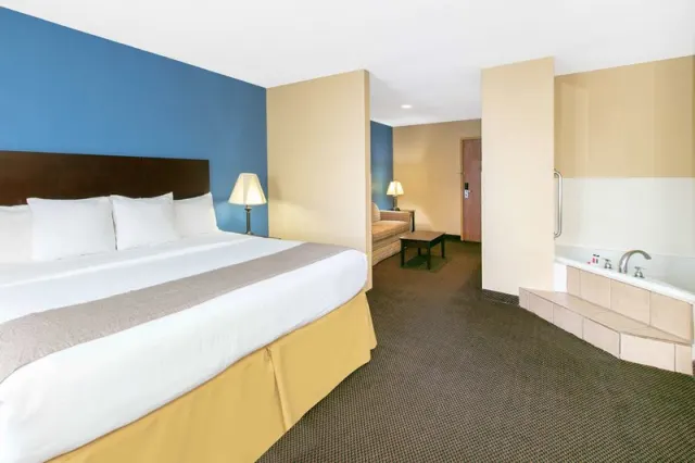 Days Inn by Wyndham Tulsa Central - photo 4