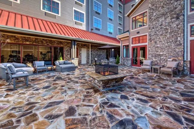 Black Fox Lodge Pigeon Forge, Tapestry Collection by Hilton, Gatlinburg