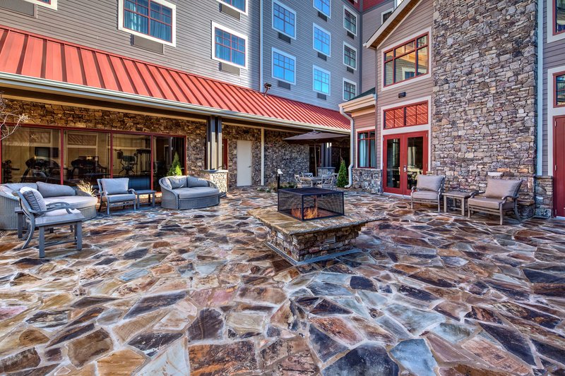 Black Fox Lodge Pigeon Forge, Tapestry Collection by Hilton - photo 1