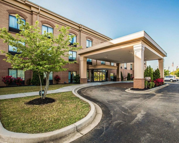 Comfort Suites at Westgate Mall - photo 1