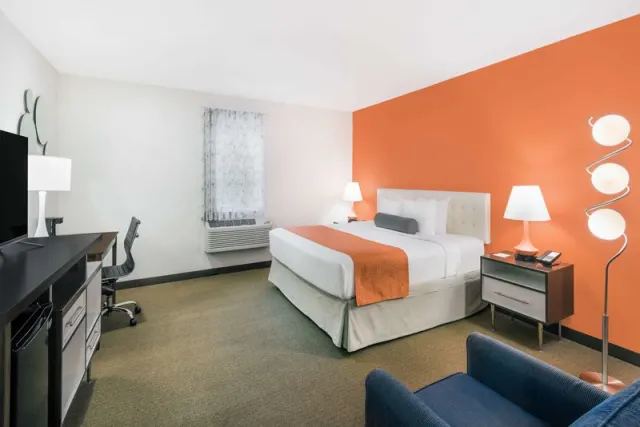 Howard Johnson by Wyndham QuincyBoston - photo 2