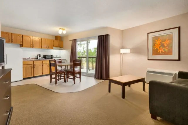 Super 8 by Wyndham Prince George - photo 3