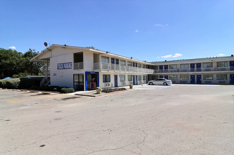Motel 6 Abilene - photo 1