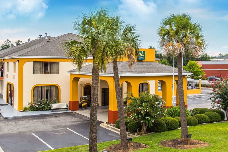 Quality Inn & Suites - photo 1