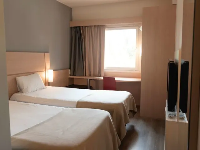 ibis Pilar - photo 2