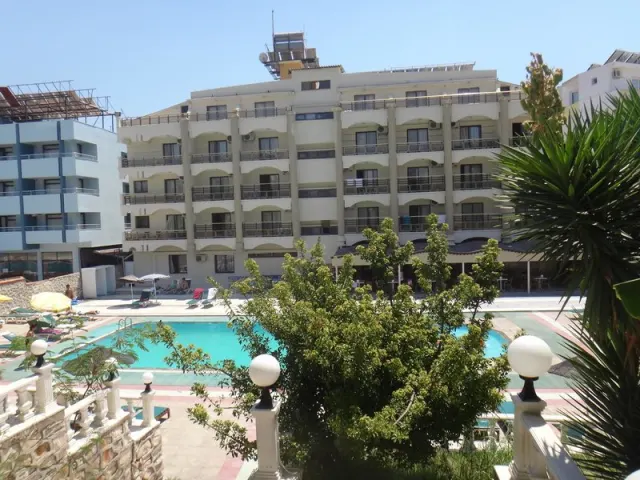 Temple Beach Hotel - nuotrauka 2