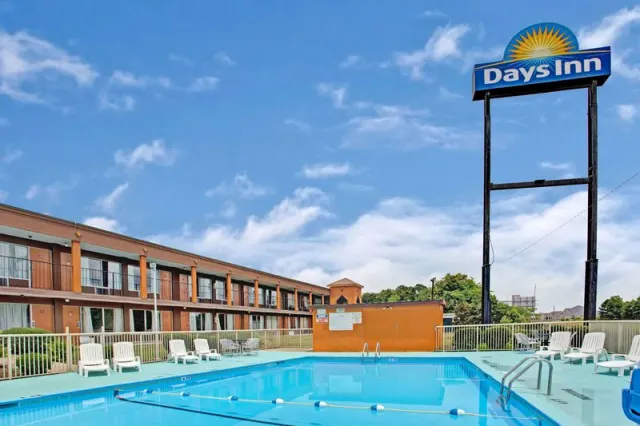 Days Inn by Wyndham Benson - photo 3