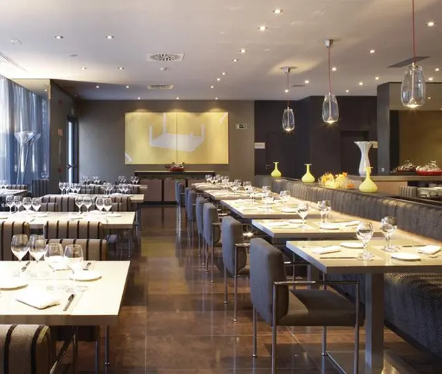 AC Hotel Madrid Feria - photo 4