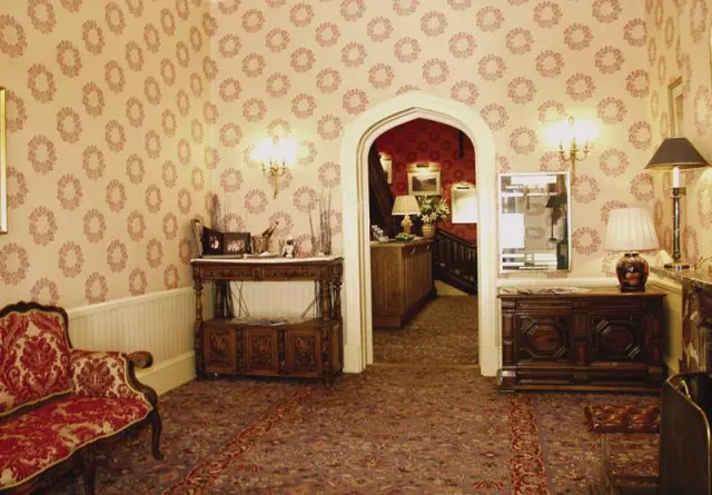 Coulsdon Manor Hotel and Golf Club - photo 4