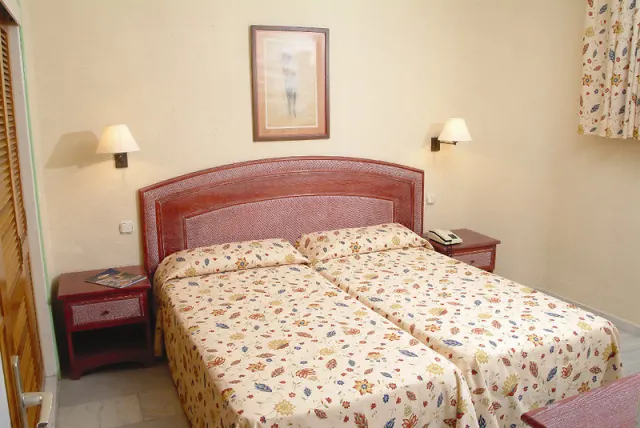 HOVIMA La Pinta Beachfront Family Hotel - photo 2
