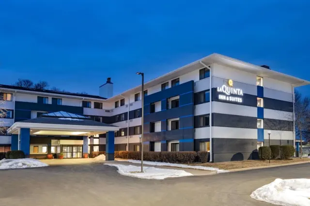 La Quinta Inn  Suites by Wyndham MinneapolisMinnetonka - photo 2