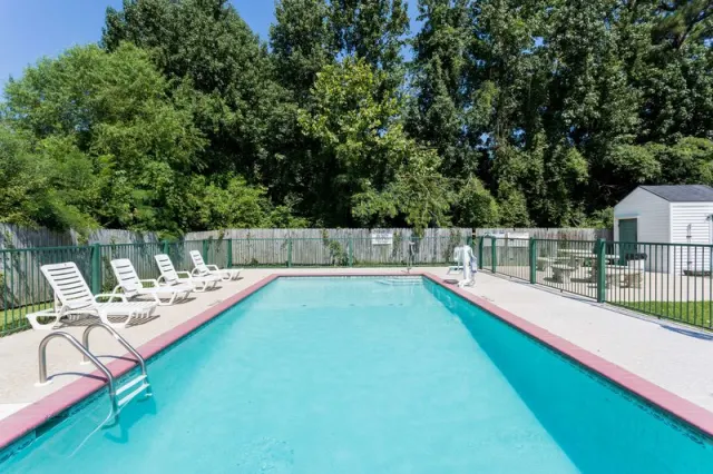 Super 8 by Wyndham Statesboro – Foto 3