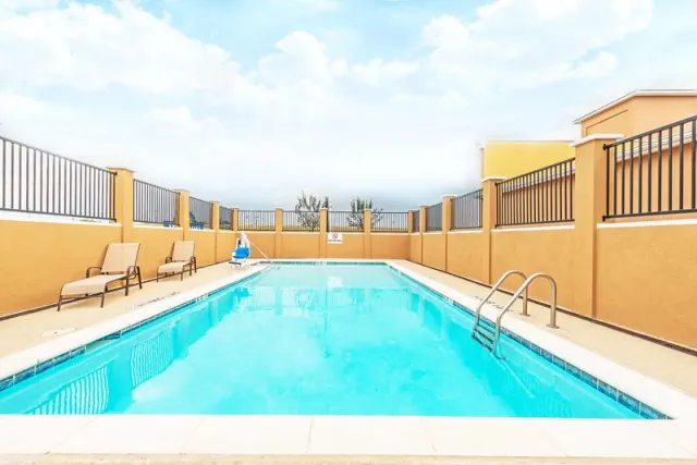 Days Inn by Wyndham Rockdale Texas - photo 2