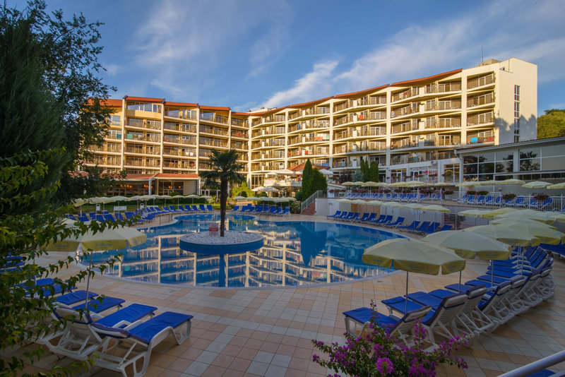 Madara Park Hotel - photo 1