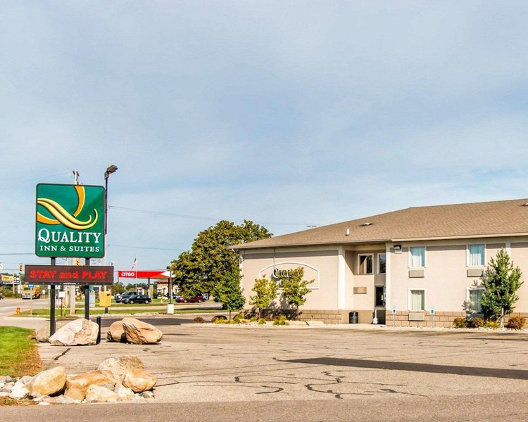 Quality Inn & Suites Next to the Casino - photo 1