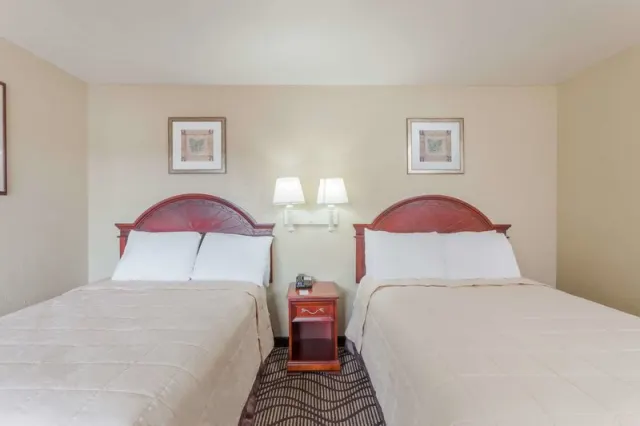 Travelodge by Wyndham Victorville - photo 3