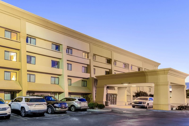 La Quinta Inn  Suites by Wyndham Las Cruces Organ Mountain - photo 1