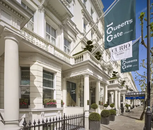 54 Queen’s Gate Hotel - photo 2