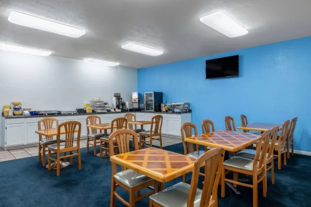 Days Inn by Wyndham Roswell, Roswell