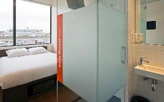 easyHotel Amsterdam City Centre - photo 2