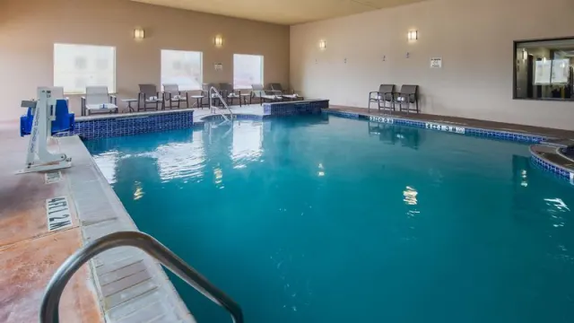 Best Western Granbury Inn  Suites - photo 4
