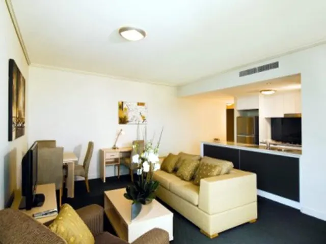 Oaks Townsville Gateway Suites - photo 3