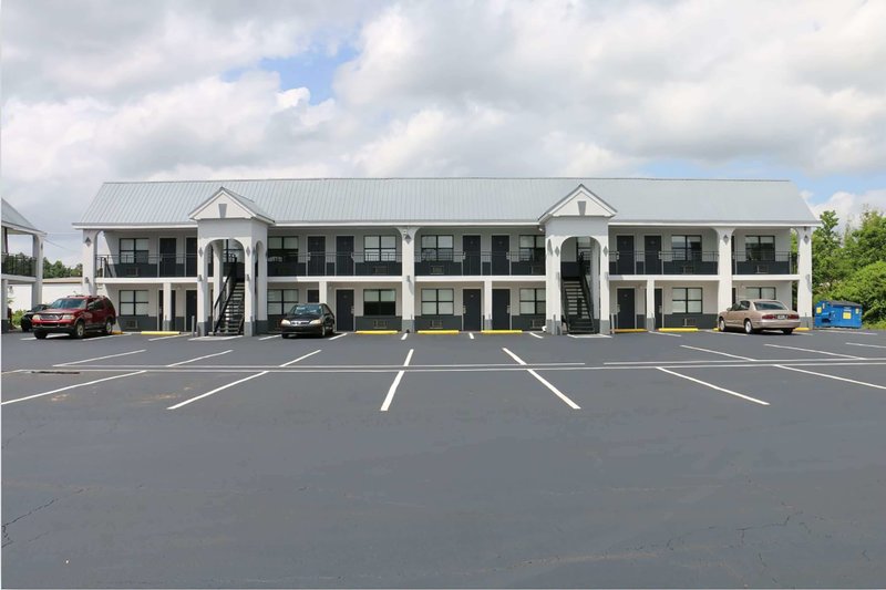 Travelodge by Wyndham Calhoun South I-75 - photo 1