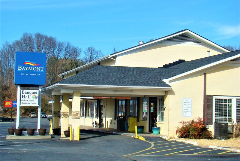 Baymont by Wyndham Front Royal Near Shenandoah National Park - photo 1